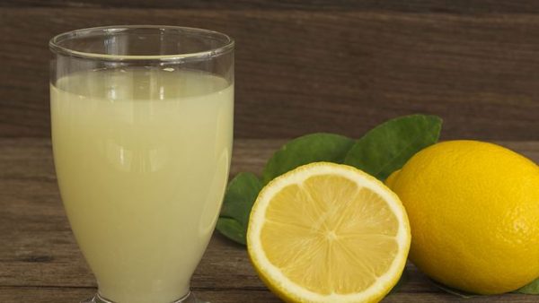 استخدامات عصير الليمون