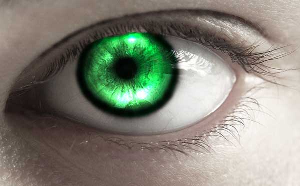 العيون الخضراء في المنام